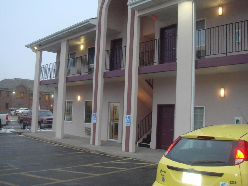 Townhouse Inn & Suites Omaha Esterno foto