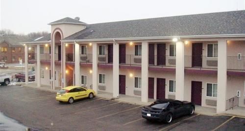 Townhouse Inn & Suites Omaha Esterno foto